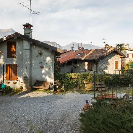 Loppia Bay View Apartman *